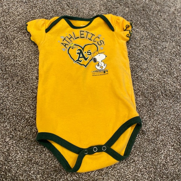 Oakland Athletics A’s Genuine Merchandise 18mo Girls Onesies Bundle Lot BOGO - Picture 7 of 11